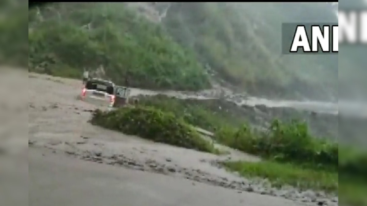 Video : अरुणाचल प्रदेश में मूसलाधार बारिश से अचानक आई बाढ़ और बहा ले गई स्कॉर्पियो