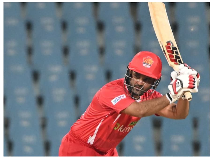  अपने गेंदबाजों के अनुशासित प्रदर्शन के दम पर गुजरात ने पहले गेंदबाजी करते हुए मणिपाल टाइगर्स को 120 रनों पर रोका. इसके बाद गुजराती ब्वाय पार्थिव पटेल (34) और केविन ओ ब्रायन (23) एवं थिसारा परेरा (22) की उम्दा पारियों की मदद से 17.2 ओवरों में 8 विकेट पर लक्ष्य हासिल कर लिया.