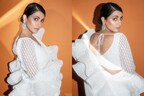 हिना खान फ्रिल वाली डिजाइनर साड़ी में लग रहीं बला की खूबसूरत, फेस्टिवल के लिए परफेक्ट है एक्ट्रेस का White Love