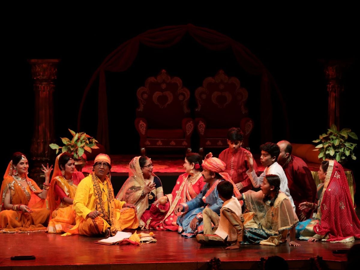 नाटक एक ऐसी विधा है जिसमें समाज की चेतना को मूर्त रूप देने की अद्भुत