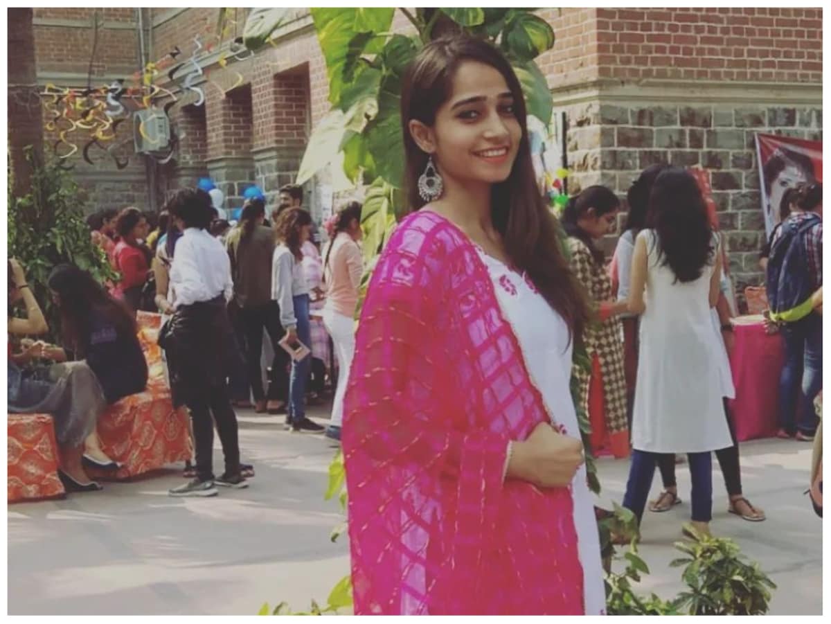 Success Story: पापा से किया था अफसर बिटिया बनने का वादा, 22 साल में IAS  बनीं सुलोचना मीणा - success story of ias sulochana meena young ias officer  of rajasthan cleared upsc
