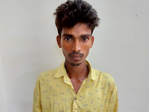 Indore News: इंदौर पुलिस ने झारखंड के जामताड़ा से शातिर ठग को गिरफ्तार किया है. यह ठग 8वीं पास है और 4 भाषाएं जानता है. 