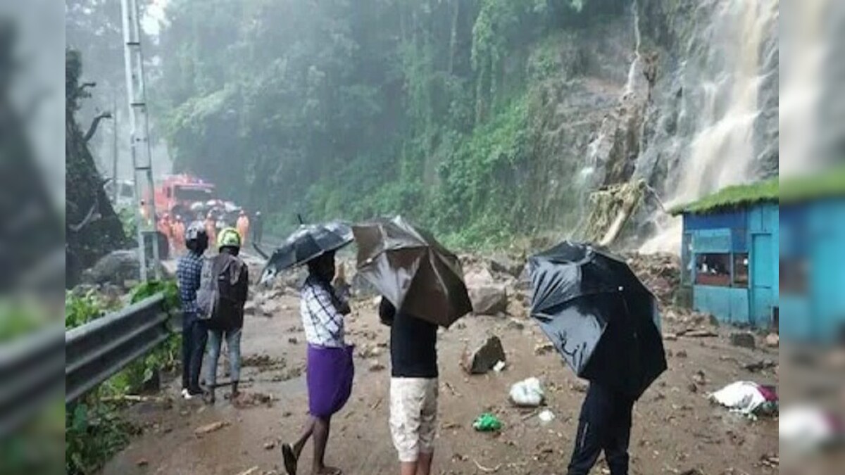 केरल: अचानक आई बाढ़ से 2 लोगों की मौत 4 जिलों में मौसम विभाग का रेड अलर्ट