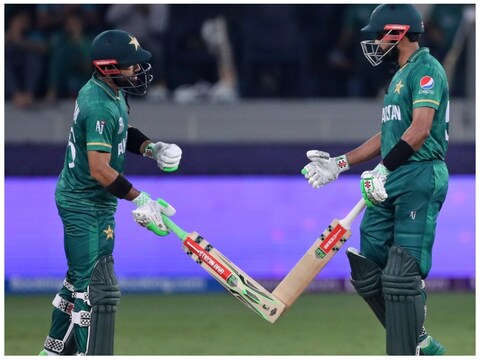 पाकिस्तान ने इंग्लैंड को 10 विकेट से हराया. (PIC: AP)