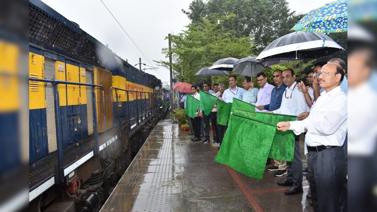 भारतीय रेल ने मच्छर मारने के लिए चलाई स्पेशल ट्रेन अब चिकनगुनिया और डेंगू का होगा खात्मा!