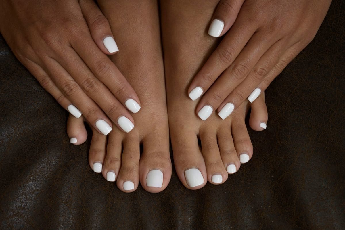 नेल पॉलिश को झट से करना है ड्राई तो अपनाएं से कमाल के तरीके - best ways to dry your nail polish faster pra – News18 हिंदी नेल पॉलिश को झट से करना है ड्राई तो अपनाएं से कमाल के तरीके - best ways to dry your nail polish faster pra – News18 हिंदी
