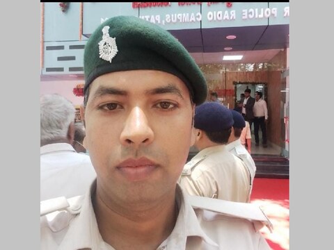 पटना में कॉन्स्टेबल की किडनैपिंग केस में नया मोड़, छपरा के सोना लूट कांड  में पुलिस ने ही उठाया- सूत्र - patna police constable not kidnapped but  held in chhapra gold loot
