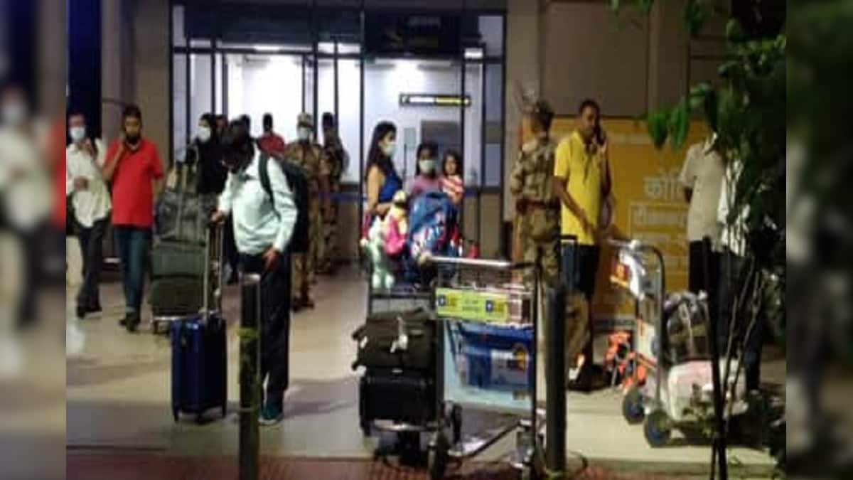 बेंगलुरु से पटना आ रहा विमान हैदराबाद डायवर्ट 8 घंटे फंसे रहे यात्री हंगामा