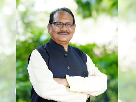 छत्तीसगढ़ के मंत्री प्रेम साय सिंह टेकाम का वीडियो वायरल हो रहा है.