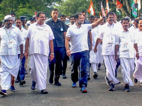 भारत जोड़ो यात्रा के दौरान केरल पहुंचे राहुल गांधी ने केरल की सड़कों को लेकर शिकायत की.