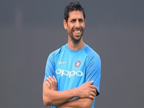 न्यूजीलैंड के खिलाफ दूसरे मैच को लेकर आशीष नेहरा ने टीम प्रबंधन पर खड़े किए सवाल. (AFP)