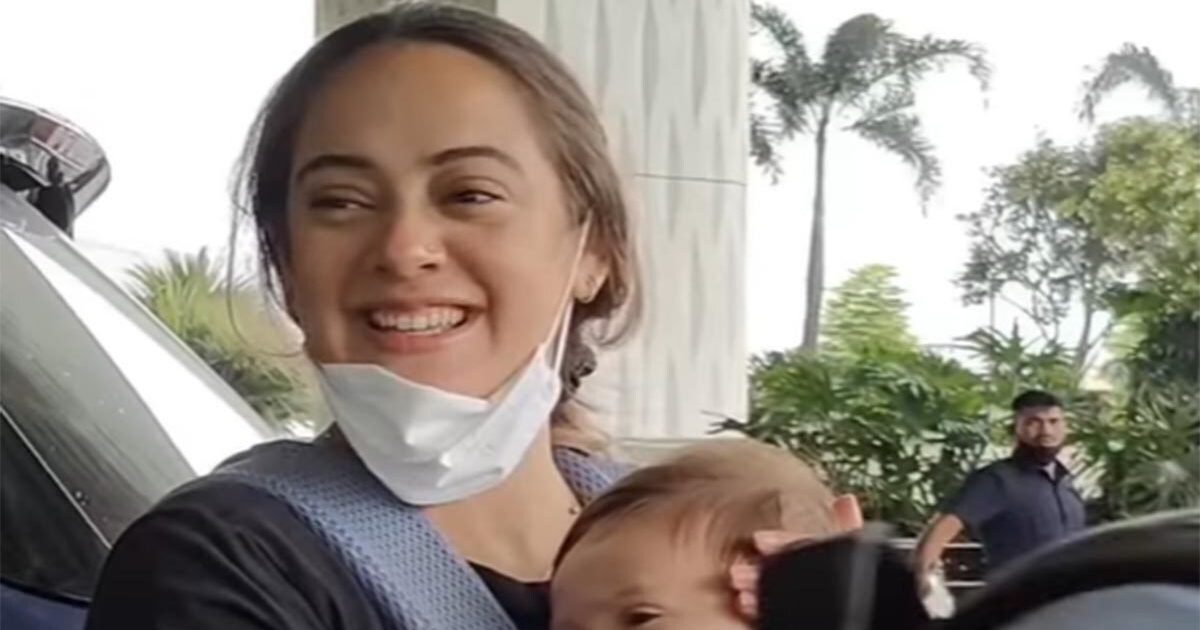 Yuvraj Singh’s son Orion was seen sleeping on the lap of mom Hazel Keech at the airport, VIDEO Viral Yuvraj Singh’s son Orion was seen sleeping on the lap of mother Hazel Keech on the airport, VIDEO Viral
