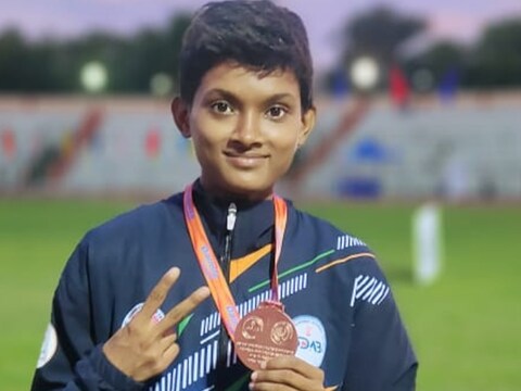 अपने मेडल के साथ सिमरन परवीन.