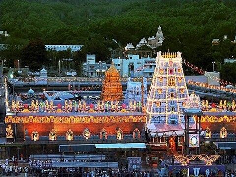 तिरुमाला तिरुपति देवस्थानम (TTD ने घोषणा की है कि उसके पास देश भर में 960 संपत्तियां हैं, जिनकी कीमत 85,705 करोड़ रुपये है. (File Photo)
