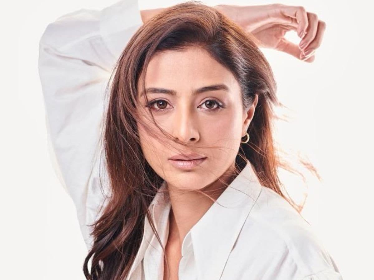 tabu, tabu glowing skin, tabu fitness secret, tabu next movie, vishal bhardwaj, khufiya movie, bollywood news, तब्बू, विशाल भारद्वाज, तब्बू की फिटनेस का राज, तब्बू की अगली फिल्म, खूफिया, बॉलीवुड न्यूज, आसमान भारद्वाज