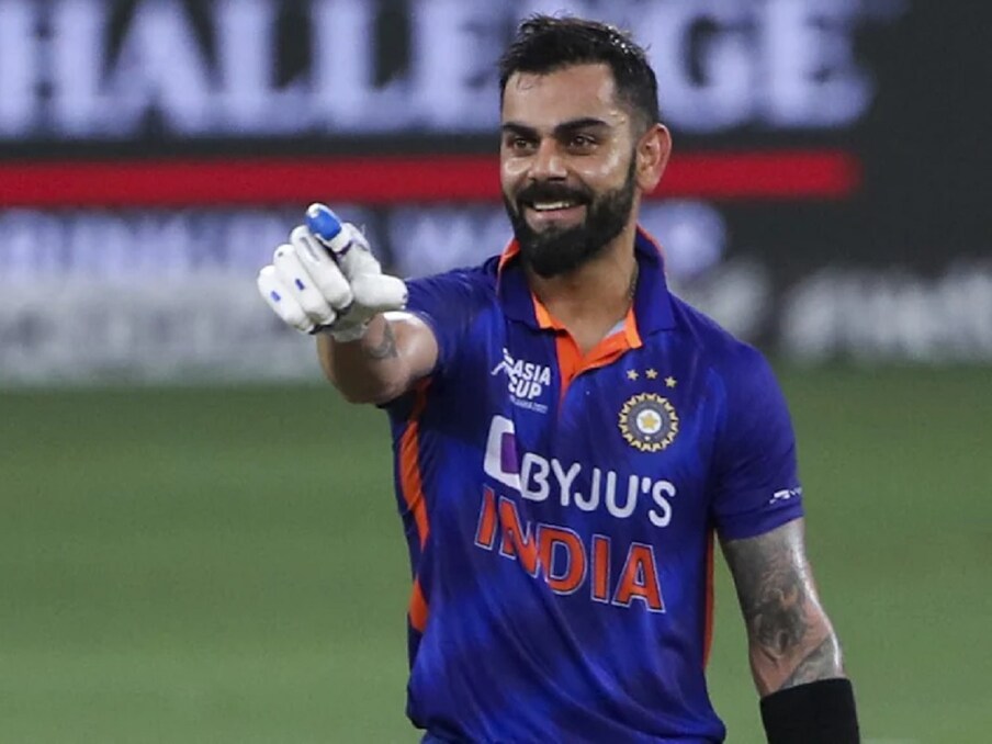  विराट कोहली का रिकॉर्ड ऑस्ट्रेलिया में बेहतरीन है. उन्होंने 11 मैच की 10 पारियों में 64 की औसत से 451 रन बनाए हैं. 5 अर्धशतक लगाया है. यानी वे हर दूसरी पारी में वहां टी20 में अर्धशतक लगाते हैं. स्ट्राइक रेट 145 का है. नाबाद 90 रन की बेस्ट पारी खेली है. वे यहां भारत की ओर से सबसे अधिक रन बनाने वाले बल्लेबाज भी हैं. (AFP)