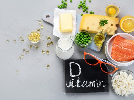 दही खाने से भी विटामिन D की कमी पूरी हो सकती है. (image-canva)