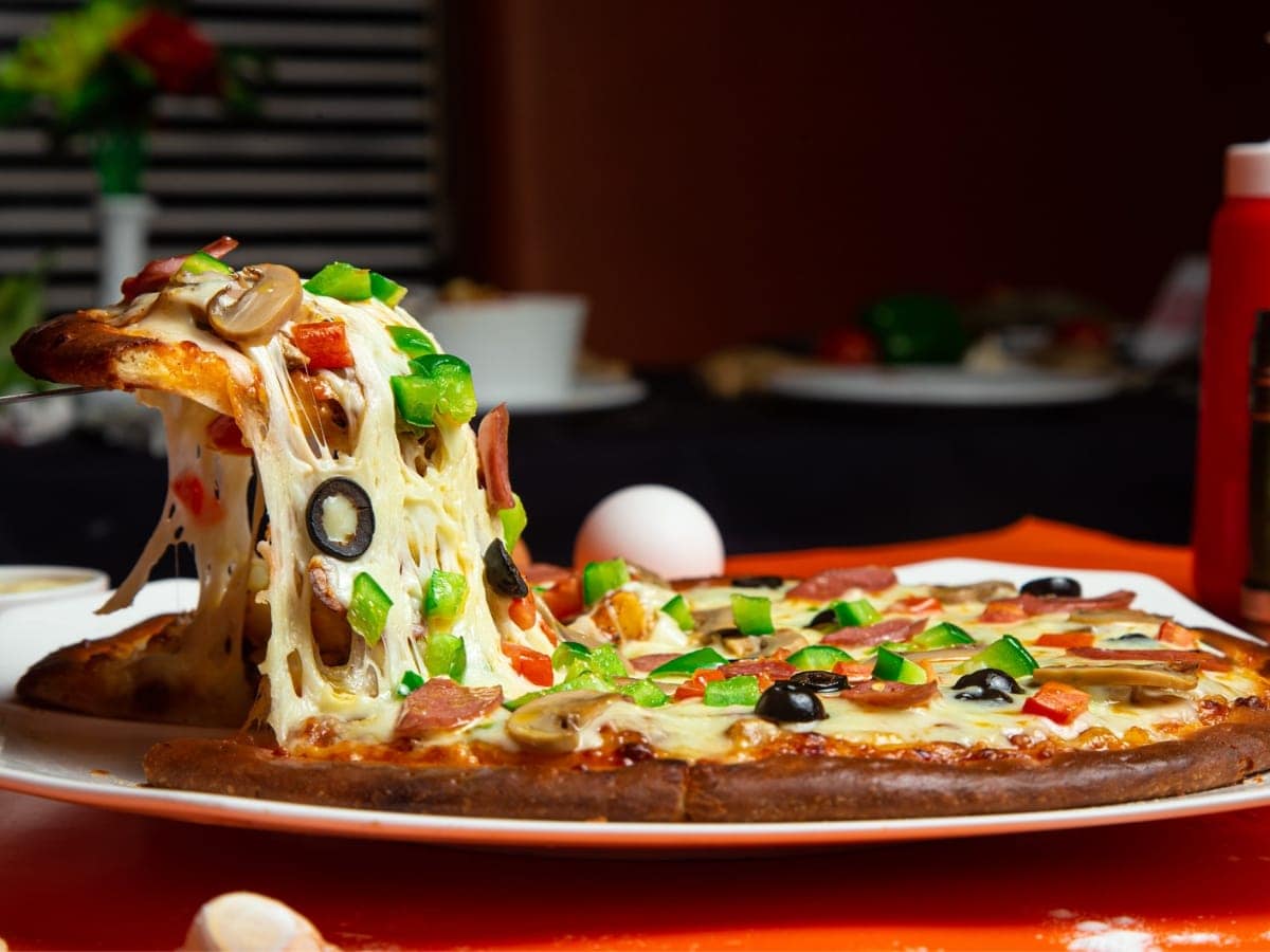 trending-news-pizza-in-pregnancy-is-it-safe-to-eat-pizza-during