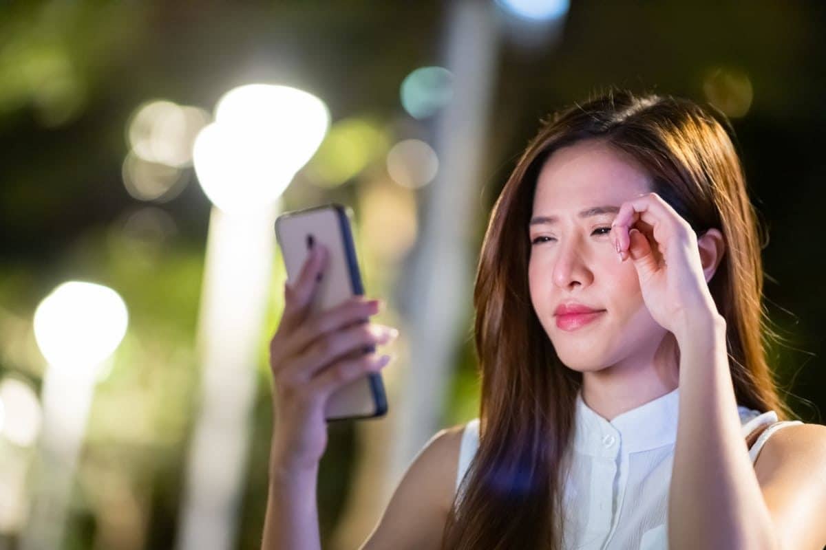 Eye Pain: कंप्यूटर या मोबाइल देखने से आंखों में होता है दर्द, तो अपनाएं यह 4 घरेलू उपचार - causes of sore eyes and home remedies in hindi – News18 हिंदी