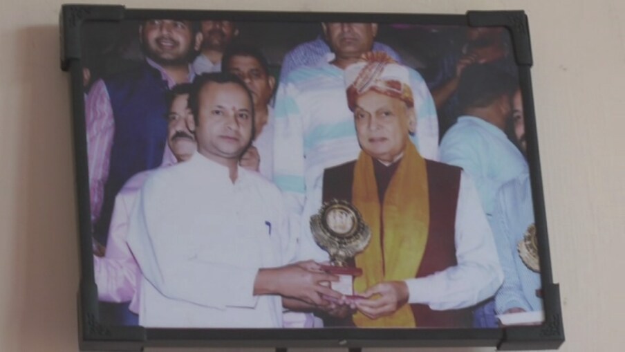  शांतनु कुमार का कहना है कि समाज सेवा करके अलग सी अनुभूति होती है और इस काम के लिए वह मदर टेरेसा को प्रेरणास्त्रोत मानते हैं. शांतुन ने शादी नहीं की है और कहते हैं कि समाज सेवा में कुछ भी आड़े ना आए, इसलिए वह कुंवारे हैं. शांतनु कुमार का कहना है कि 20 साल से वह लावारिस शवों के अंतिम संस्कार कर रहे हैं. इस बार भी 25 सितंबर को हरिद्वार में श्राद्ध करवाया जाएगा.