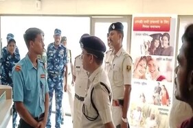 बिहार: ICICI बैंक से दिनदहाड़े 15 लाख रुपए लूट ले गए लुटेरे