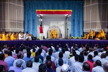 बीएपीएस स्‍वामी नारायण मंदिर नासिक में नवनिर्मित नीलकंठ सभागृह में पूजा
