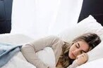 Sleeping Position: सोने की सही पोजीशन क्या है? कैसे एक गलती पहुंचा सकती है बॉडी को नुकसान, जानें