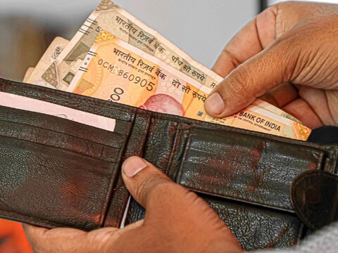 इससे 11 लाख रेलवे कर्मचारियों को लाभ मिलेगा.