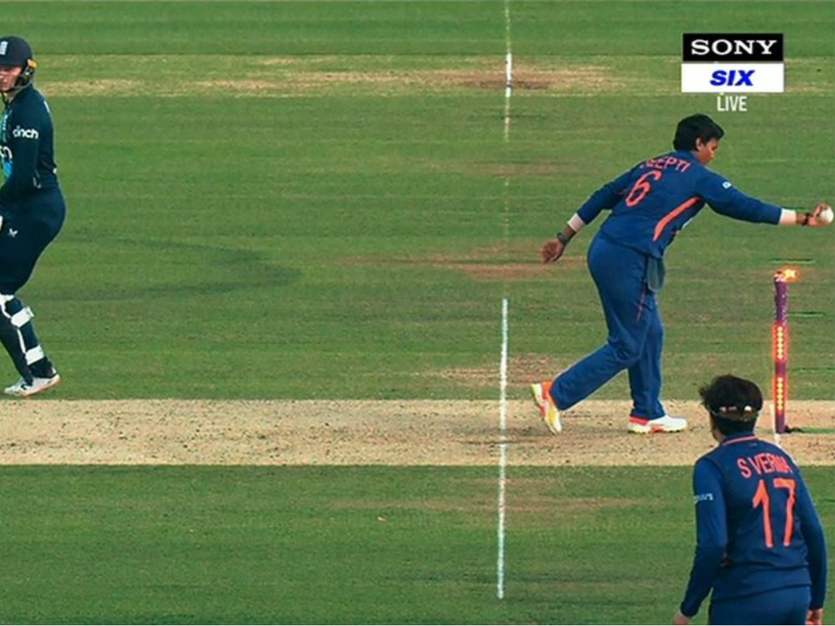Mankading In Cricket World: दीप्ति ने मांकडिंग से रन आउट करके टीम को दिलाई जीत. (Video Grab)