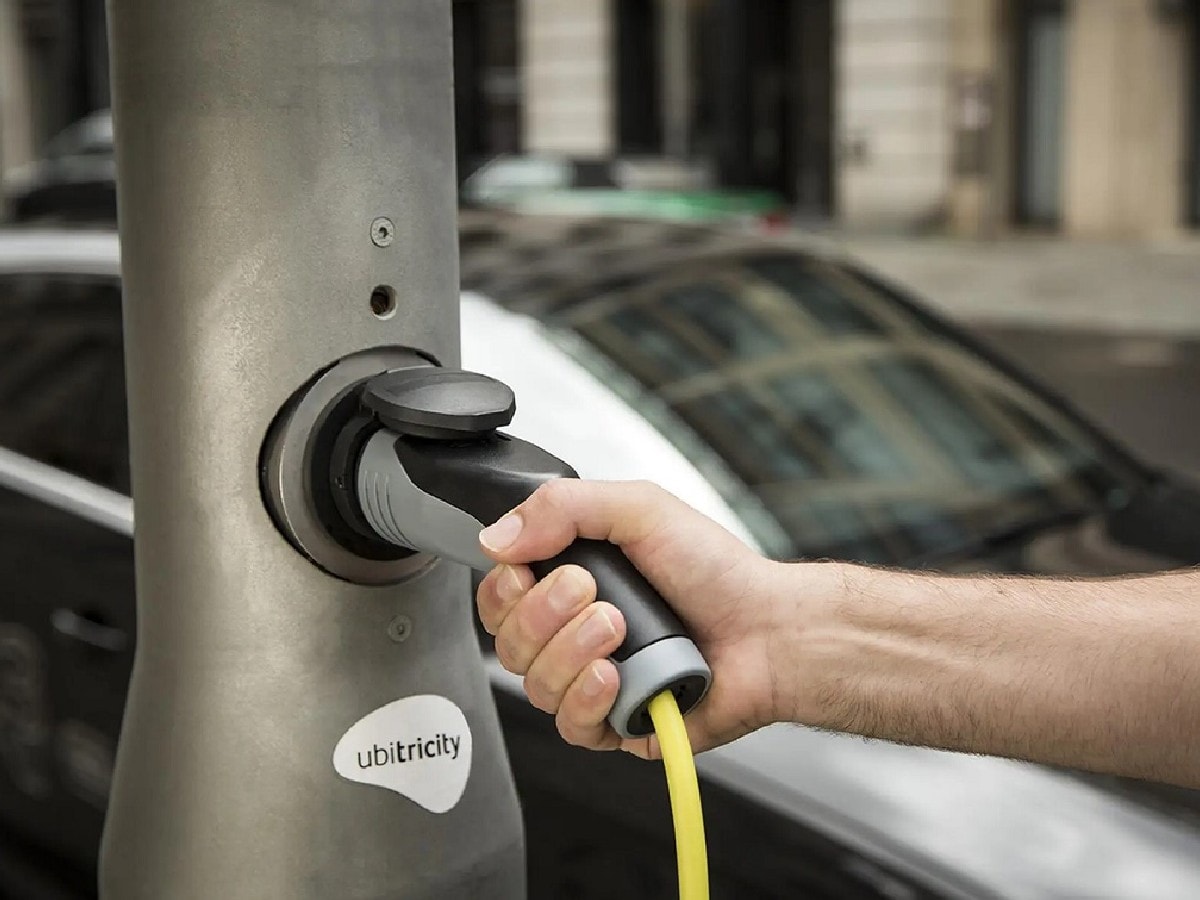 इलेक्ट्रिक वाहनों की रेंज बढ़ाने के लिए अपनाएं ये 5 तरीके, बढ़ जाएगी