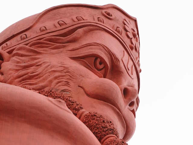 अतुलित बलशाली हैं वीर हनुमान, जानें कितने सौ कोस की लगा सकते थे छलांग अतुलित बलशाली हैं वीर हनुमान, जानें कितने सौ कोस की लगा सकते थे छलांग