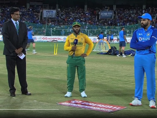 भारत और दक्षिण अफ्रीका की प्लेइंग इलेवन में कई बदलाव किए गए हैं. (BCCI Twitter)