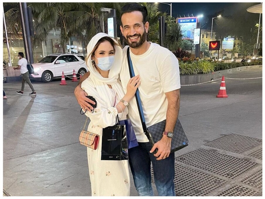  तकरीबन दो साल तक एक-दूसरे को डेट करने के बाद इरफान ने सफा को वडोदरा बुलाया और अपने परिवार से मिलवाया. खूबसूरत सफा ने अपने पारंपरिक मूल्यों, नम्रता और स्वभाव से सभी को प्रभावित किया. जिसके बाद दोनों परिवारों ने एक-दूसरे से मुलाकात कर शादी को फाइनल कर लिया था. (Irfan Pathan/Instagram)