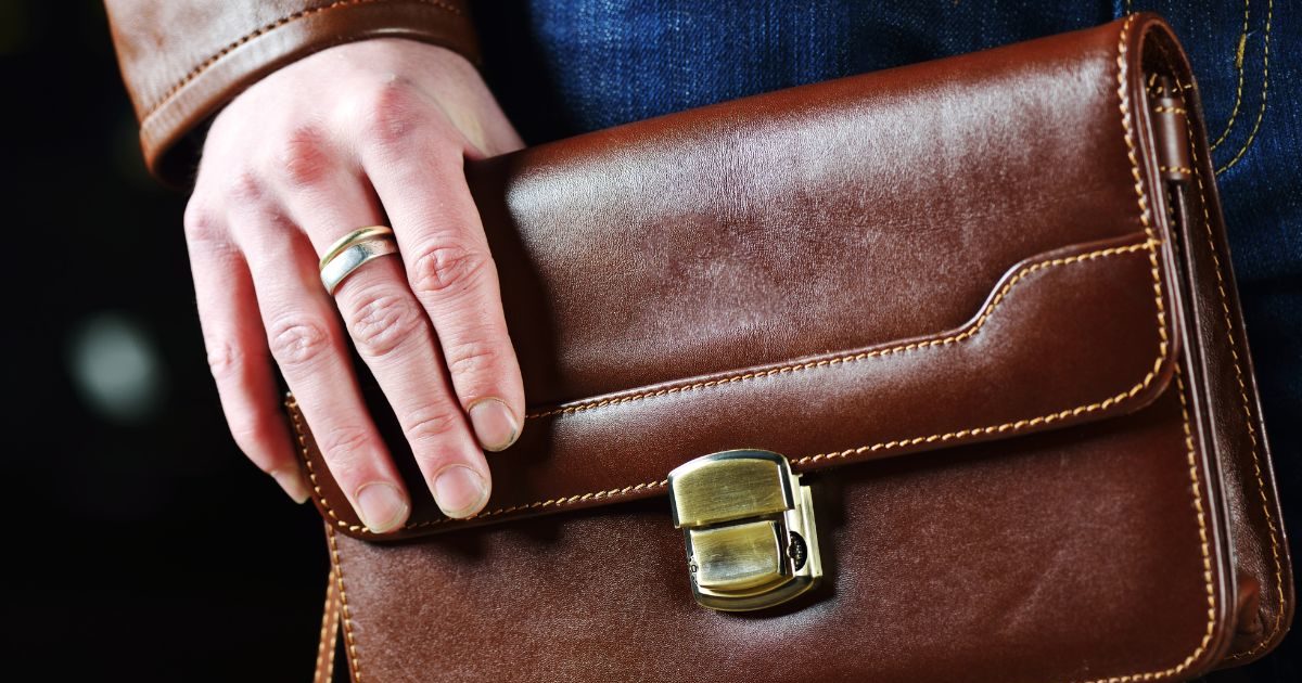 Handle your leather-based bag like this, it’ll all the time be like new