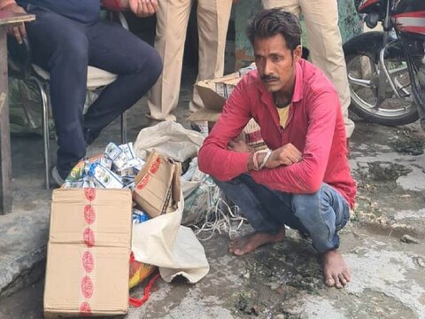 गोपालगंज में 2 शराब तस्‍करों को पकड़ा गया है. (न्‍यूज 18 हिन्‍दी) 