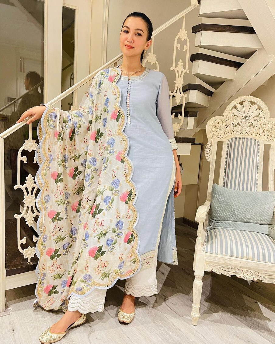 गौहर खान का अपार्टमेंट सफेद रंग का दिखता है. (फोटो साभार: Instagram@gauaharkhan)
