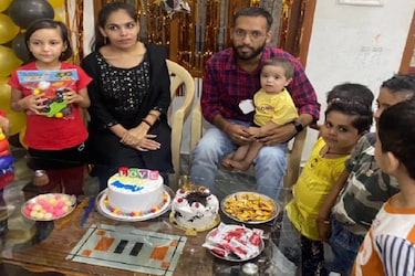  टोहाना प्रभाकर कॉलोनी निवासी वरुण सैनी ने बताया कि उसके बेटे का नाम लव सैनी है. बीती 28 अगस्त को उसके बेटे का पहला जन्मदिन था. बेटे को कुछ हटकर तोहफा देने की बात मन में आई तो सोचा कि अगर सुशांत राजपूत चांद पर जमीन ले सकते हैं तो मैं अपने बेटे के लिए चांद पर जमीन क्यों नहीं ले सकता.