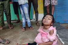निर्दयी महिला ने 5 साल की मासूम को नहर में फेंका, युवक ने बचाई जान