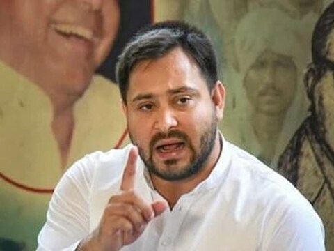 बीजेपी पर निशाना साधते हुए तेजस्वी यादव ने कहा कि देश में आरएसएस का एजेंडा  लागू किया जा रहा है. (फाइल फोटो)