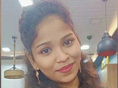 रूपाली ने तीन साल पहले इकबाल शेख से शादी की थी. (फोटो twitter/@Satya_Swara)