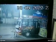 VIDEO: उधमपुर के दोमेल में बस के अंदर जबरदस्त धमाका, 2 लोग हुए घायल