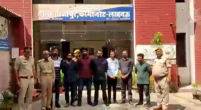 पुलिस रेड में सात आरोपी गिरफ्तार.