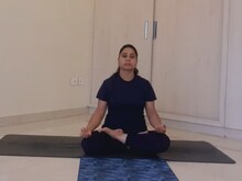 YOGA SESSION: दिवाली पर घर में ही करें योग, प्रदूषण से होगा बचाव और रहेंगे फिट