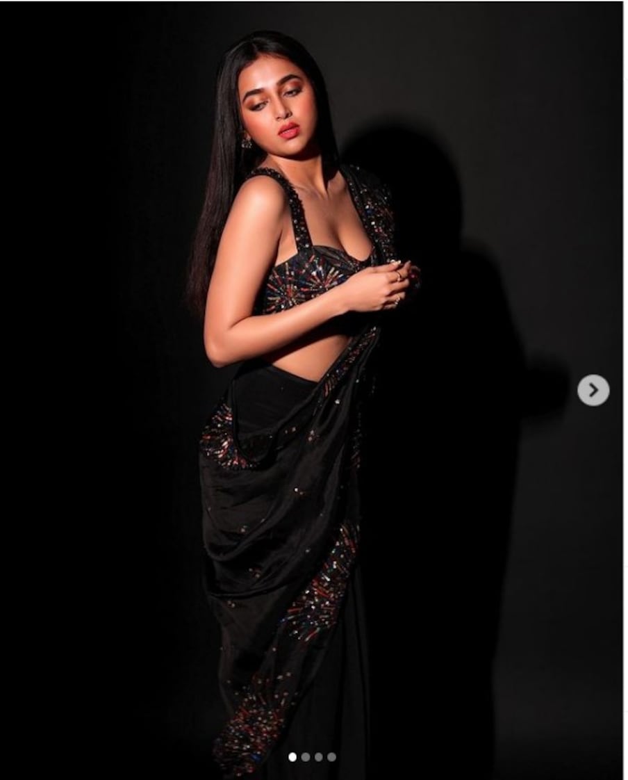  तेजस्वी की इन फोटो पर फैन्स का दिल आ गया है.(फोटो साभार- Instagram@ tejasswiprakash)