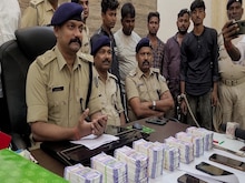 5 लाख के नकली नोट सहित तस्कर गिरफ्तार, मशीन लगाकर घर में ही छापते थे रुपये