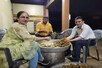 जयपुर में 21 दिन नॉनस्टॉप चली रसोई, 11 लाख लड्डू बनाकर गायों की बचाई जान