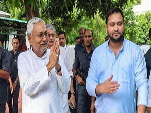 गांधी मैदान स्थित बापू सभागार में आयोजित कार्यक्रम में नीतीश कुमार और डिप्टी सीएम एव स्वास्थ्य मंत्री तेजस्वी यादव सभी स्वास्थ्य कर्मियों को नियुक्ति पत्र सौपेंगे. 