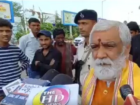 पटना पहुंचते ही बिहार सरकार पर जमकर हमला बोला (News18)