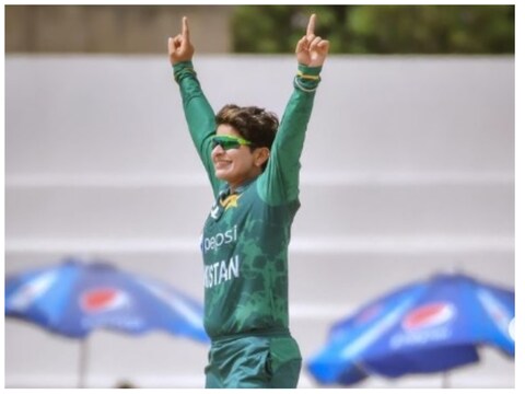 Asia Cup 2022: निदा डार ने भारत के खिलाफ विस्फोटक पचासा जड़ा. (फोटो साभार-cooldar8)