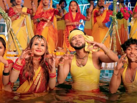 Bhojpuri Song: छठी मइया की भक्ति में डूबे दिखे नीलकमल सिंह